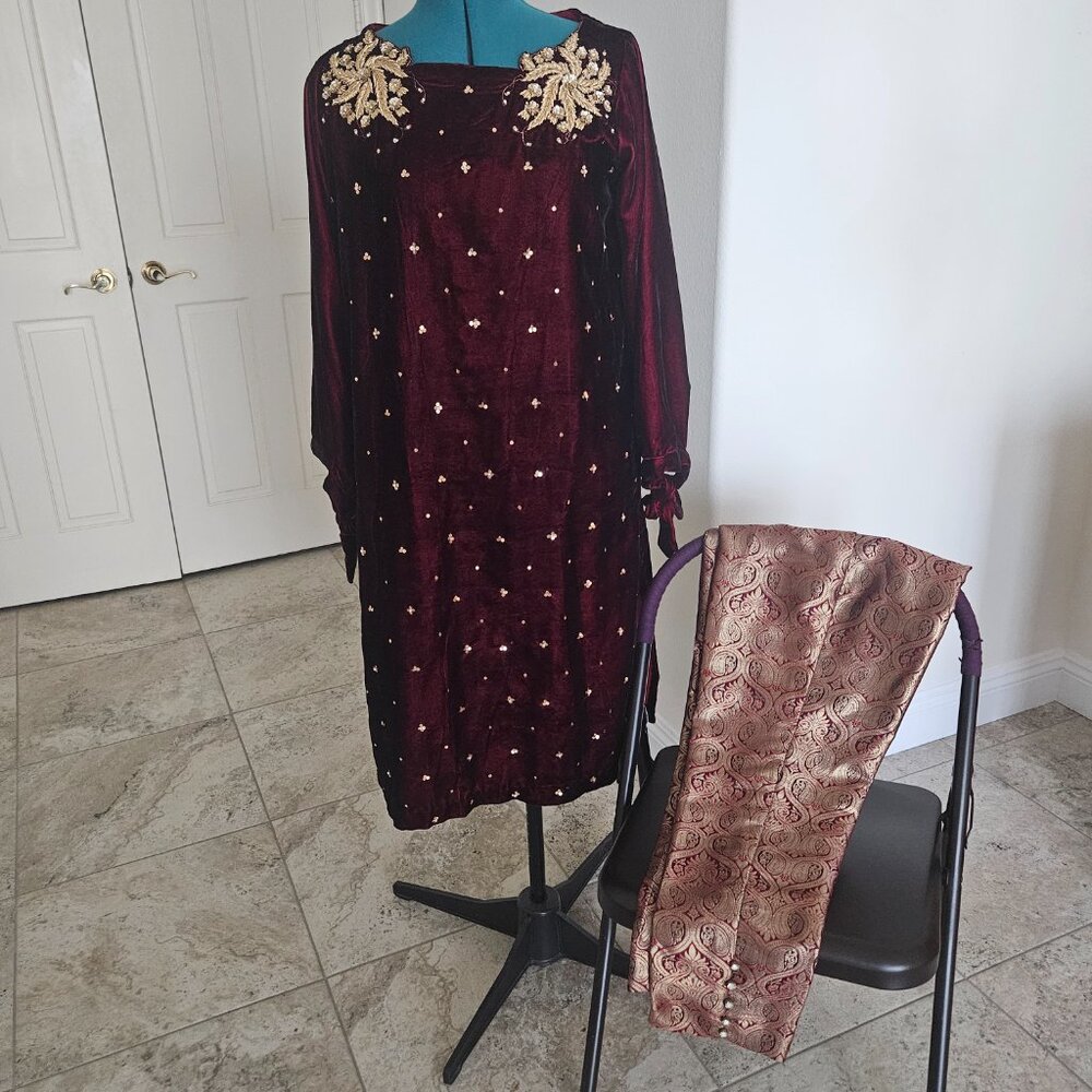 Agha Noor Festive Burgundy Velvet Tunic/Kameez